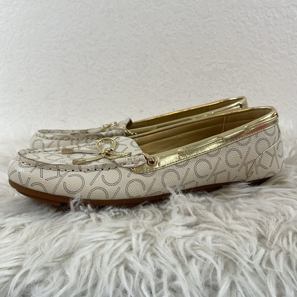CALVIN KLEIN WOMEN’S MOCCASINS LAYA-T WHITE GOLD BOW CK LOGO SIZE 10 NEW - Picture 6 of 9
